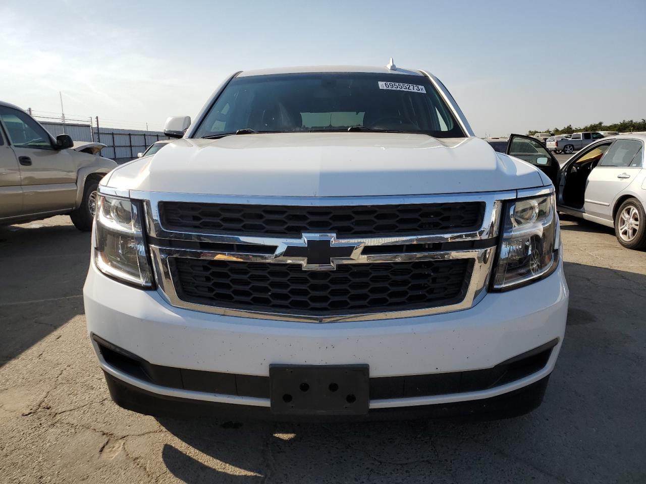 Photo 4 VIN: 1GNSCAKC6HR367447 - CHEVROLET TAHOE 