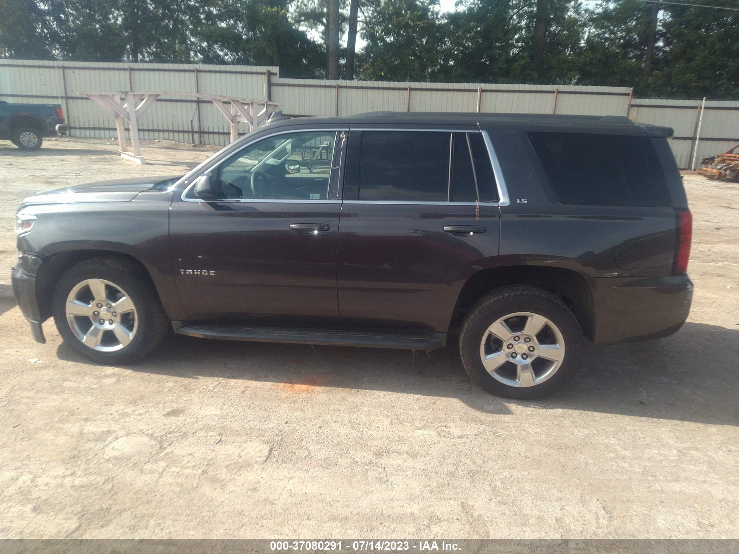 Photo 13 VIN: 1GNSCAKCXFR637812 - CHEVROLET TAHOE 