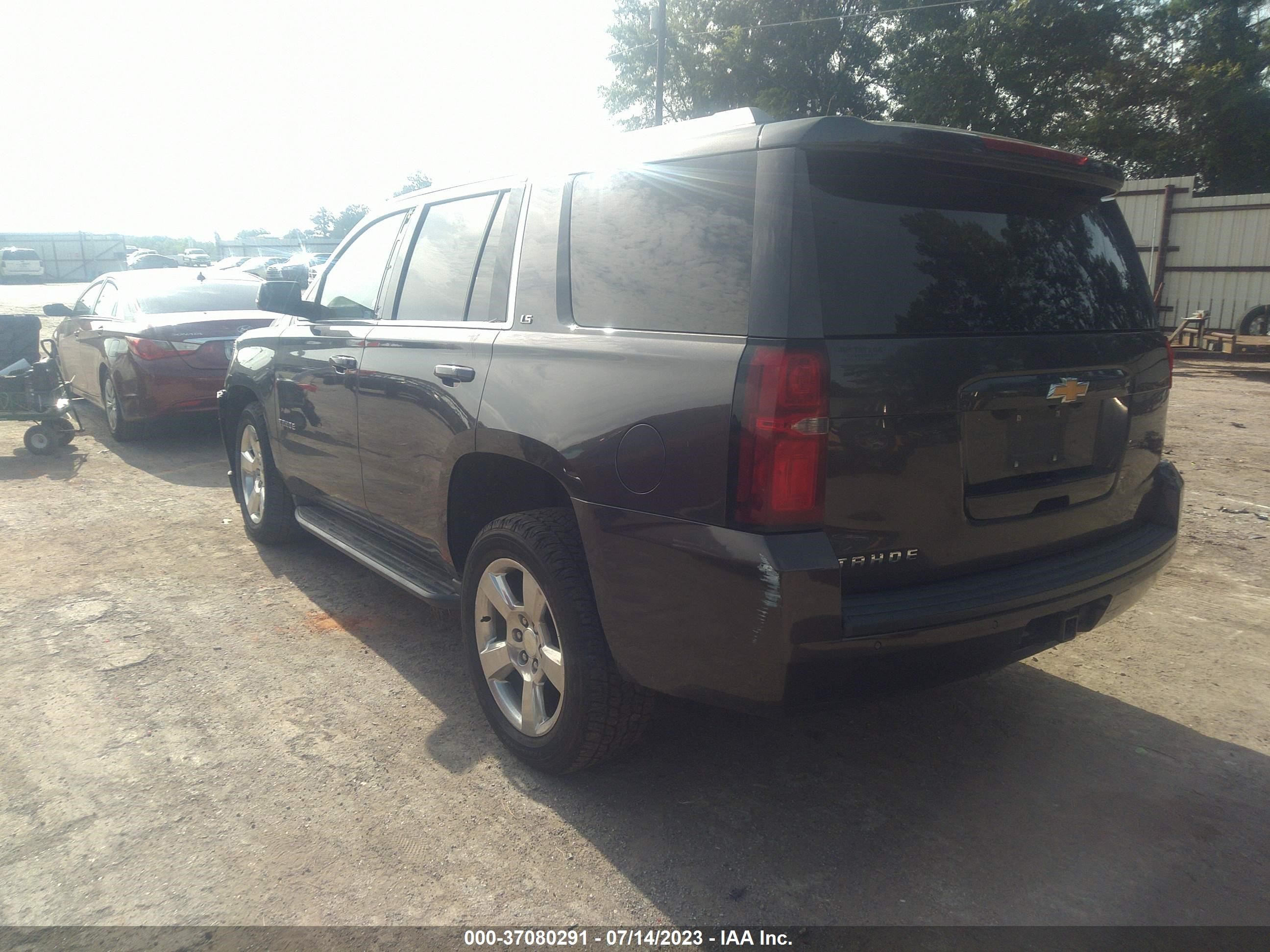 Photo 2 VIN: 1GNSCAKCXFR637812 - CHEVROLET TAHOE 