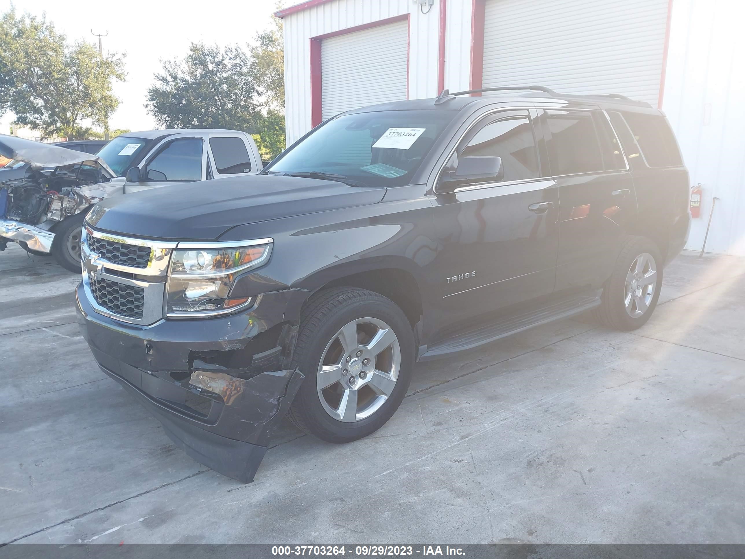 Photo 1 VIN: 1GNSCAKCXHR336055 - CHEVROLET TAHOE 