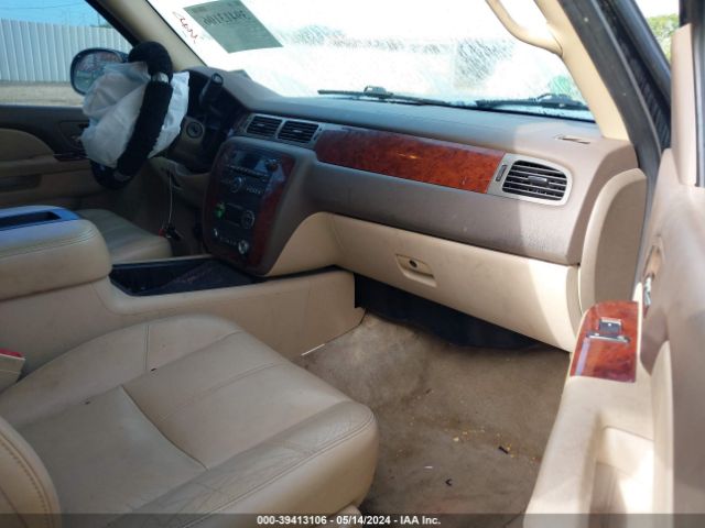 Photo 4 VIN: 1GNSCBE00BR132282 - CHEVROLET TAHOE 