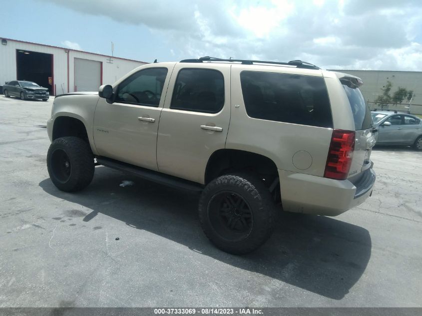 Photo 2 VIN: 1GNSCBE00BR169087 - CHEVROLET TAHOE 