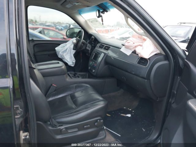 Photo 4 VIN: 1GNSCBE01BR174153 - CHEVROLET TAHOE 