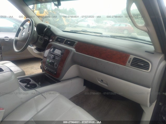 Photo 4 VIN: 1GNSCBE01DR161566 - CHEVROLET TAHOE 