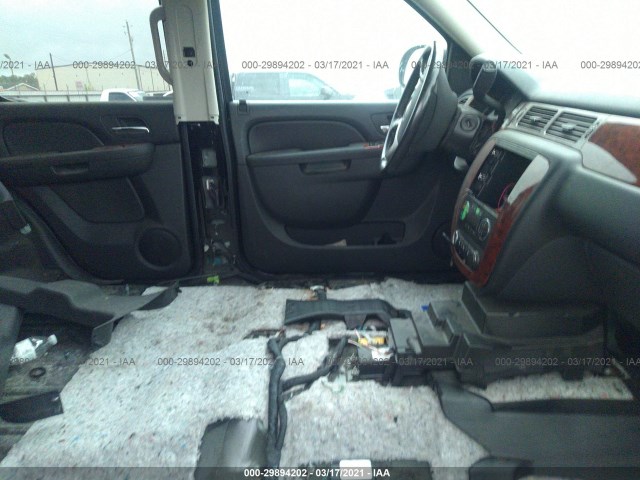 Photo 4 VIN: 1GNSCBE01DR193403 - CHEVROLET TAHOE 