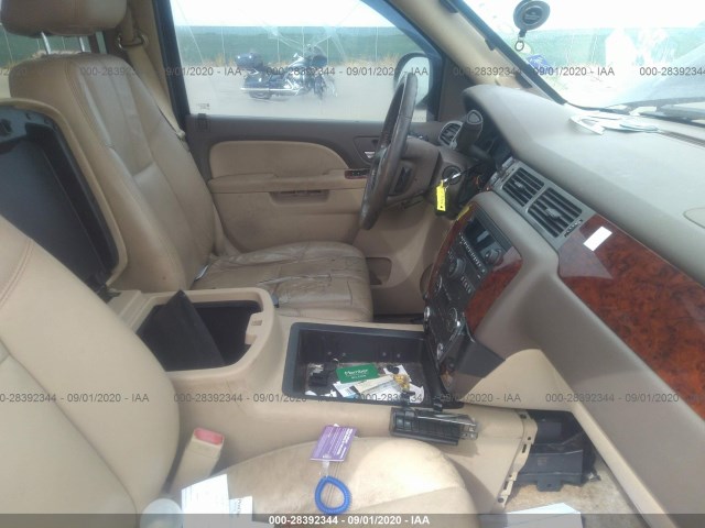 Photo 4 VIN: 1GNSCBE01ER139505 - CHEVROLET TAHOE 