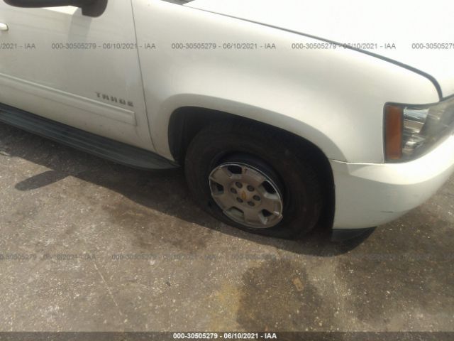 Photo 5 VIN: 1GNSCBE02BR376466 - CHEVROLET TAHOE 