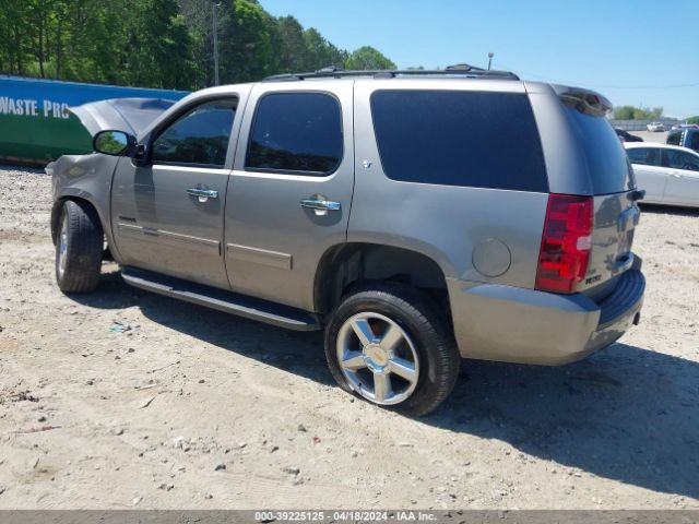 Photo 2 VIN: 1GNSCBE02CR212829 - CHEVROLET TAHOE 