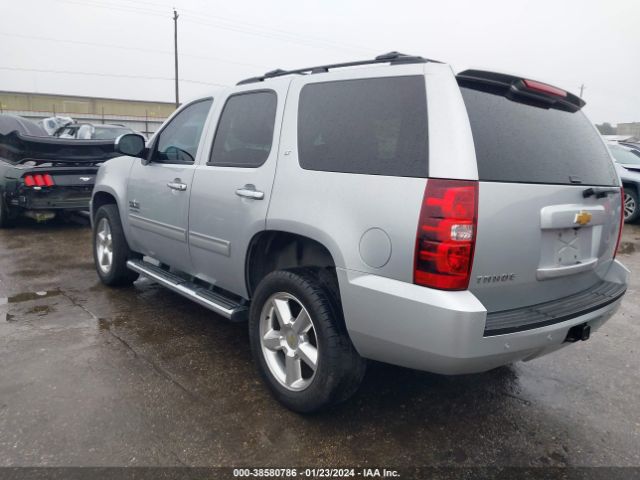 Photo 2 VIN: 1GNSCBE02DR147675 - CHEVROLET TAHOE 