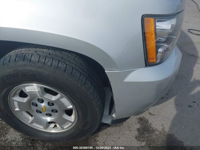 Photo 5 VIN: 1GNSCBE02DR237084 - CHEVROLET TAHOE 