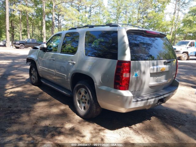 Photo 2 VIN: 1GNSCBE02DR352655 - CHEVROLET TAHOE 