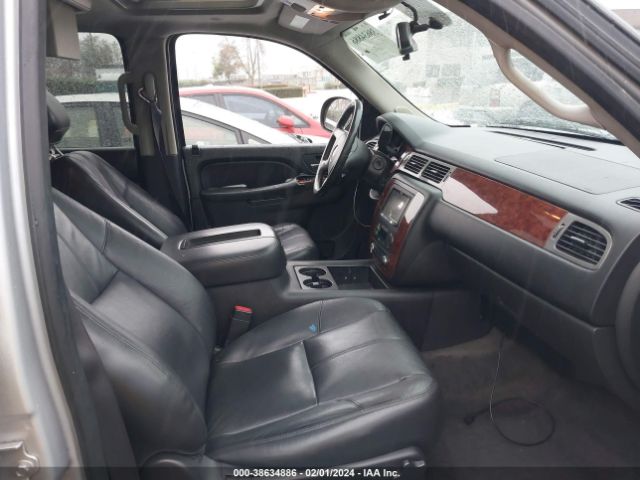 Photo 4 VIN: 1GNSCBE03DR272720 - CHEVROLET TAHOE 