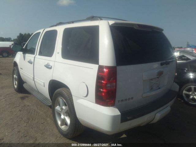 Photo 2 VIN: 1GNSCBE03DR300211 - CHEVROLET TAHOE 