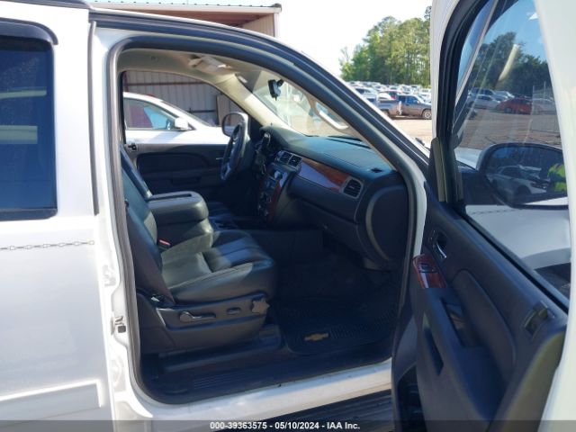 Photo 4 VIN: 1GNSCBE03DR339767 - CHEVROLET TAHOE 