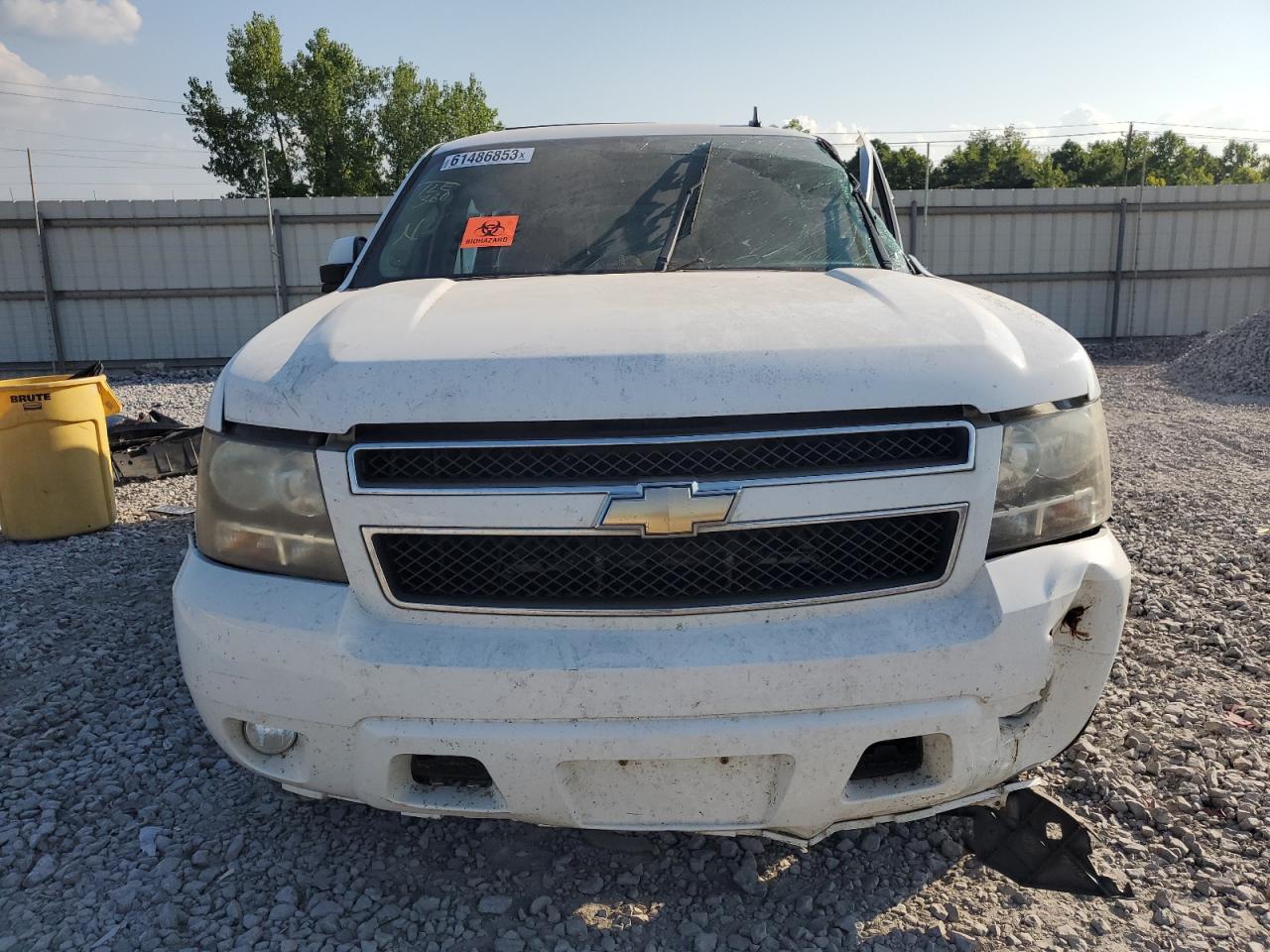 Photo 4 VIN: 1GNSCBE04BR200227 - CHEVROLET TAHOE 