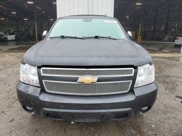 Photo 4 VIN: 1GNSCBE04BR224320 - CHEVROLET TAHOE 