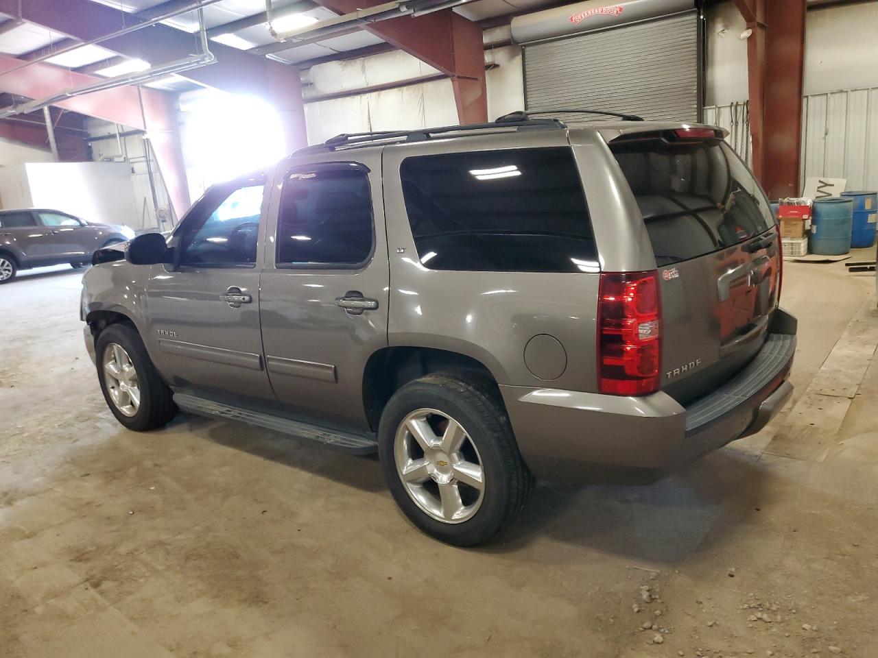 Photo 1 VIN: 1GNSCBE05BR269802 - CHEVROLET TAHOE 