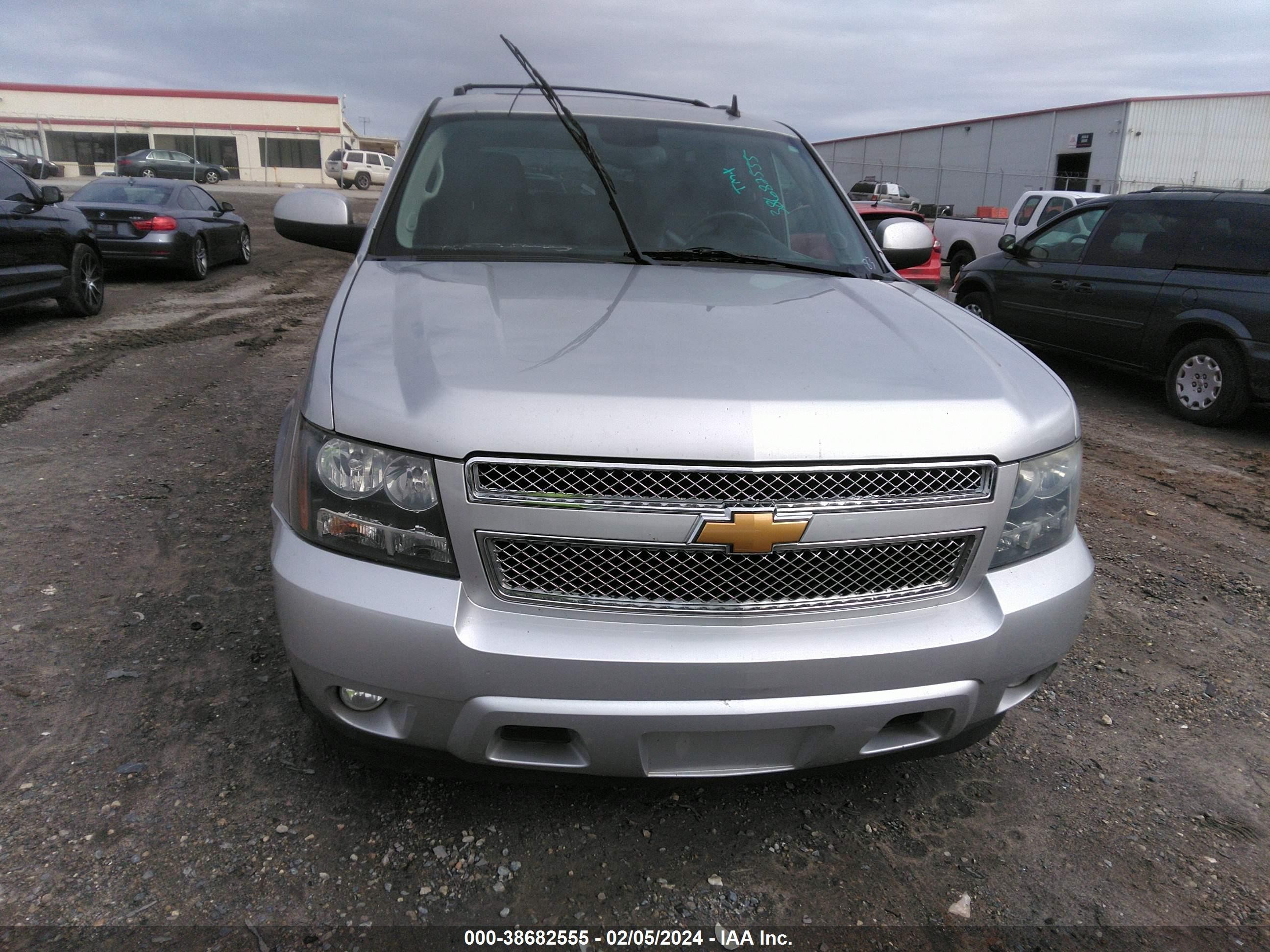 Photo 10 VIN: 1GNSCBE05CR152500 - CHEVROLET TAHOE 