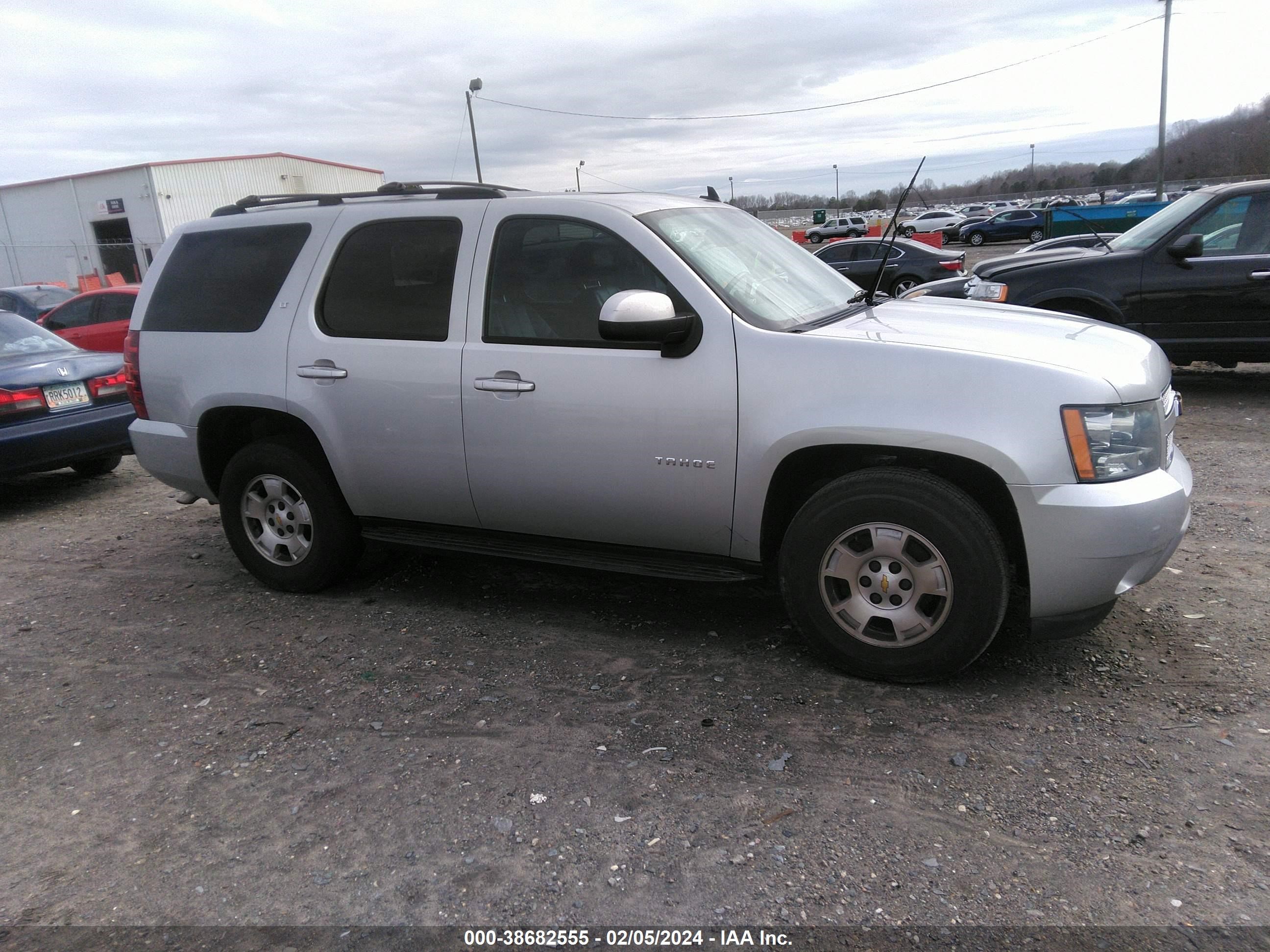 Photo 11 VIN: 1GNSCBE05CR152500 - CHEVROLET TAHOE 