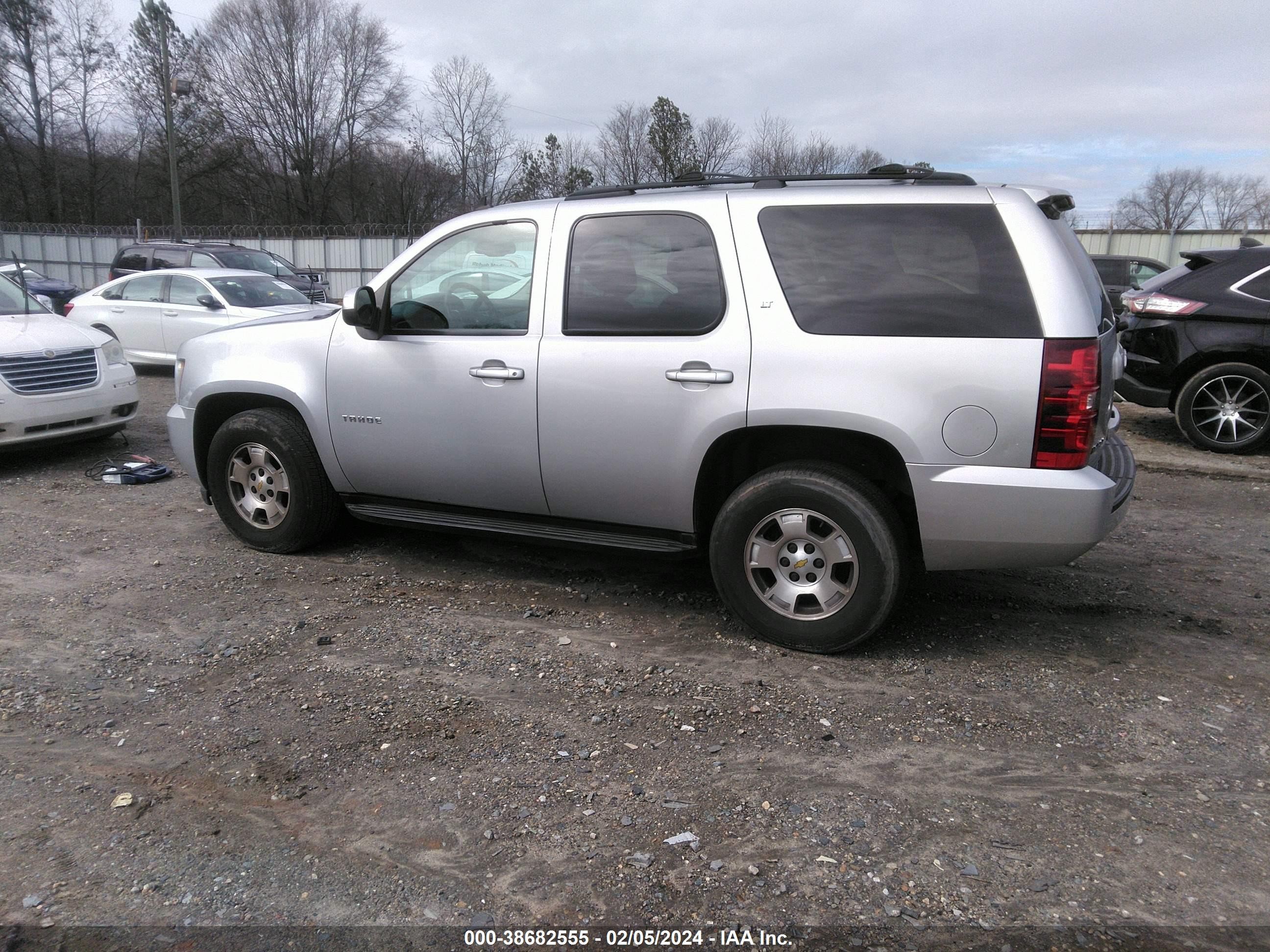 Photo 12 VIN: 1GNSCBE05CR152500 - CHEVROLET TAHOE 