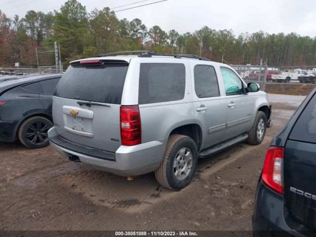 Photo 3 VIN: 1GNSCBE06CR124463 - CHEVROLET TAHOE 