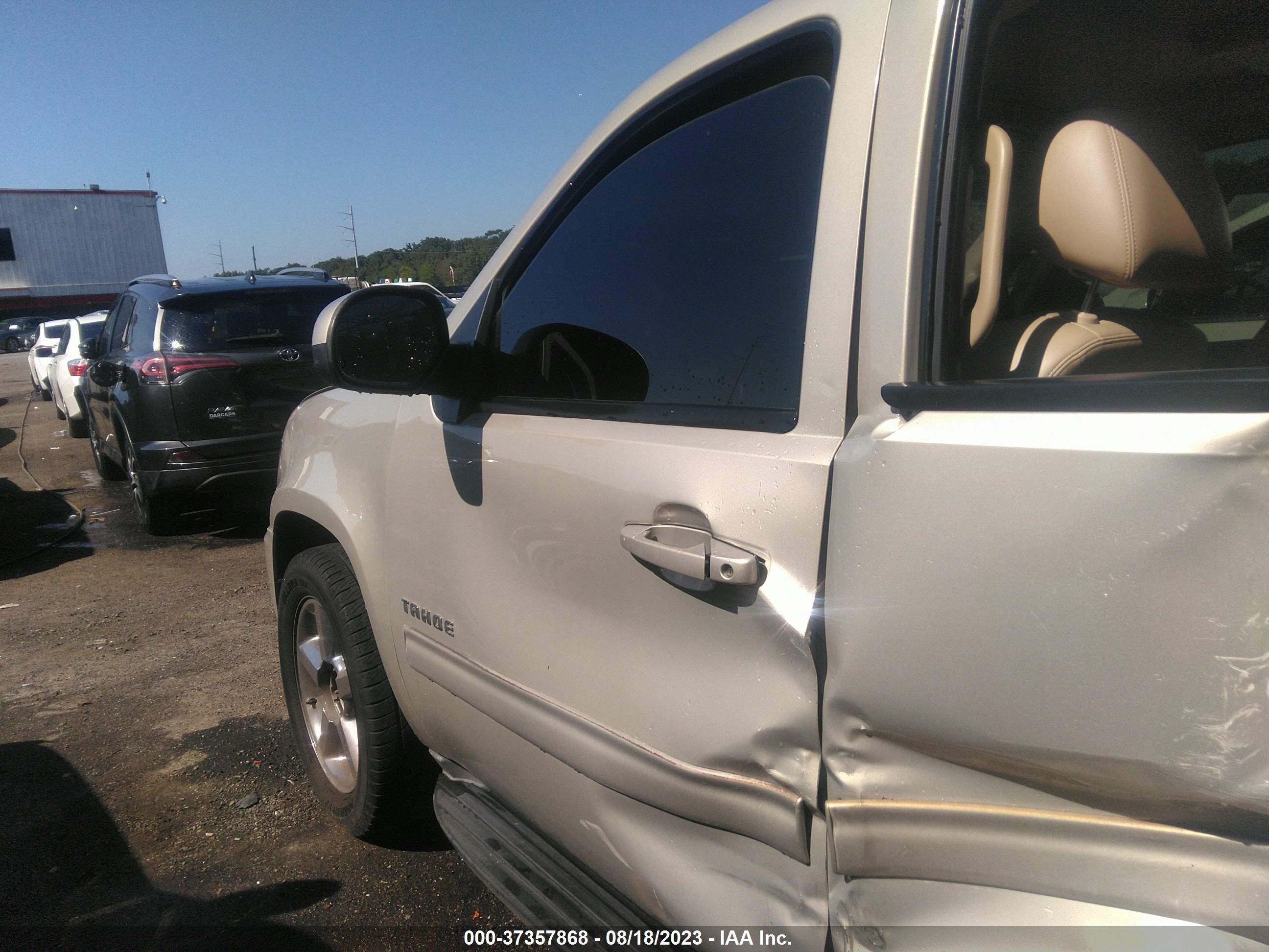 Photo 13 VIN: 1GNSCBE06CR141005 - CHEVROLET TAHOE 