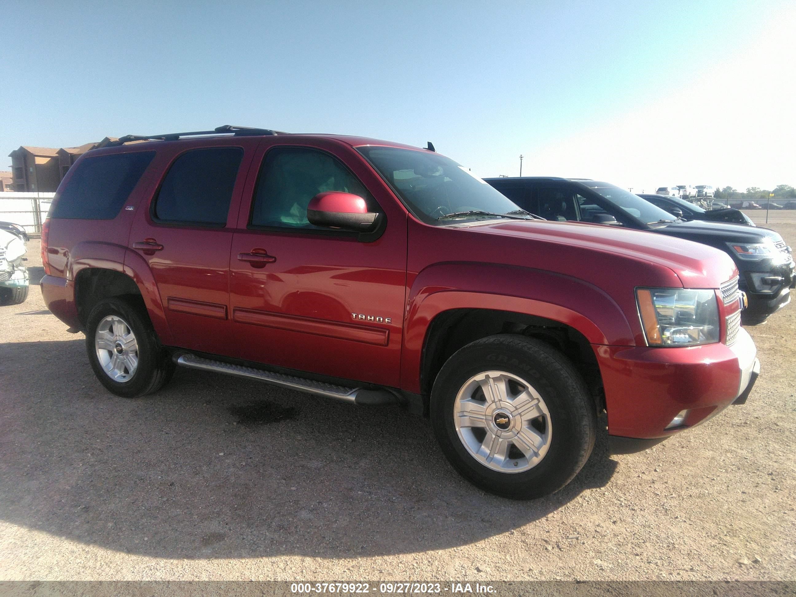 Photo 12 VIN: 1GNSCBE06CR173310 - CHEVROLET TAHOE 