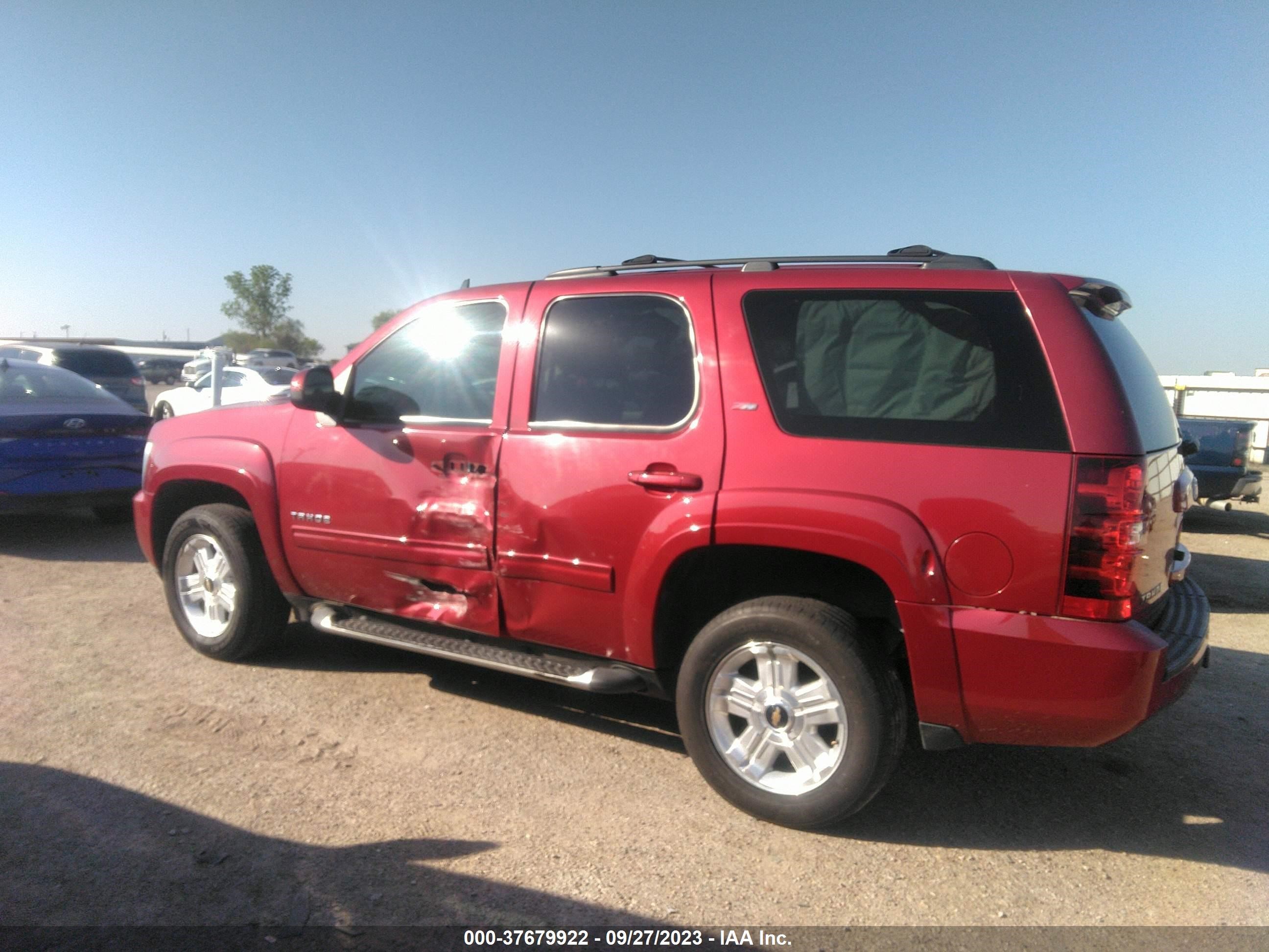 Photo 13 VIN: 1GNSCBE06CR173310 - CHEVROLET TAHOE 