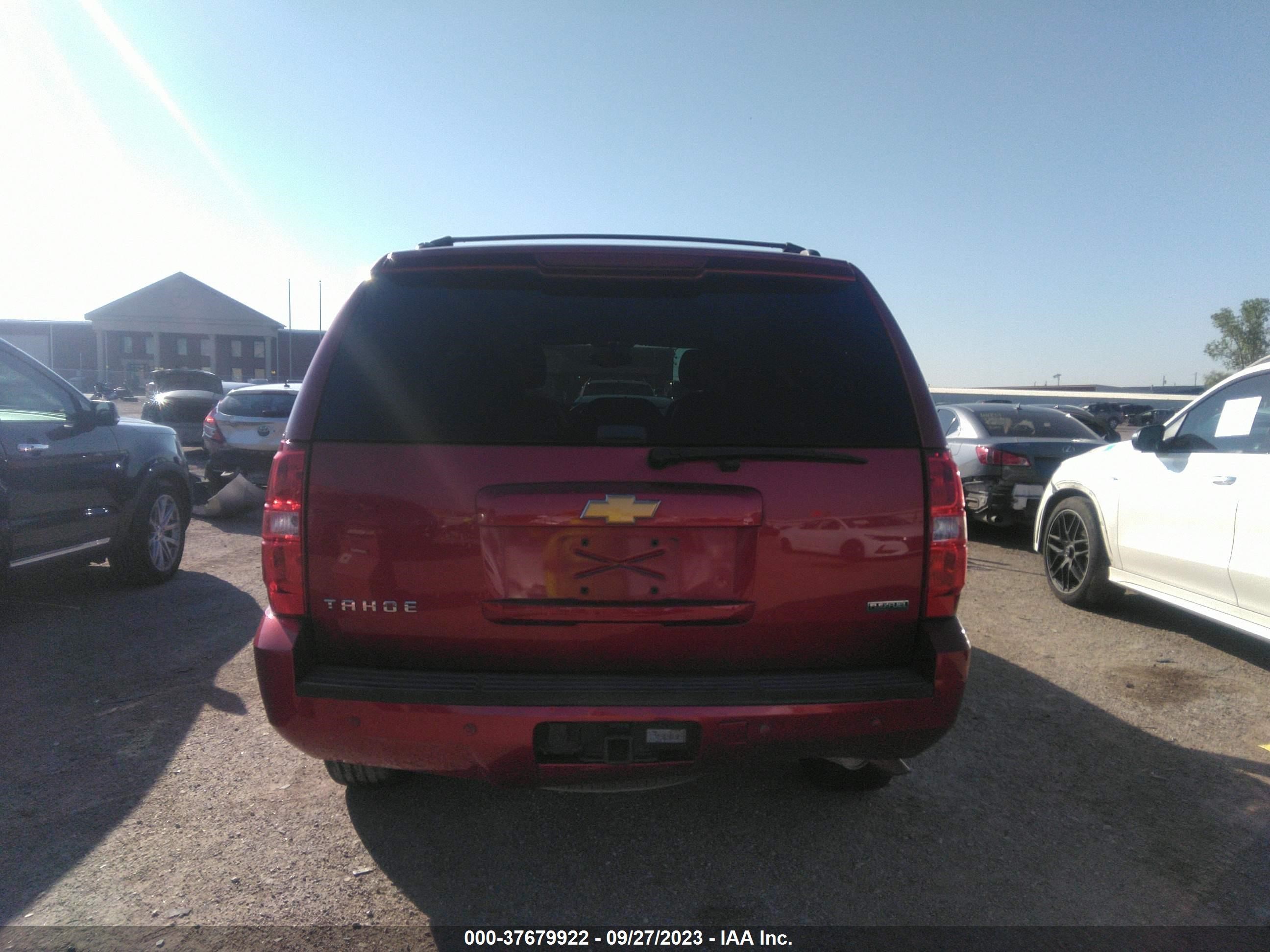 Photo 15 VIN: 1GNSCBE06CR173310 - CHEVROLET TAHOE 