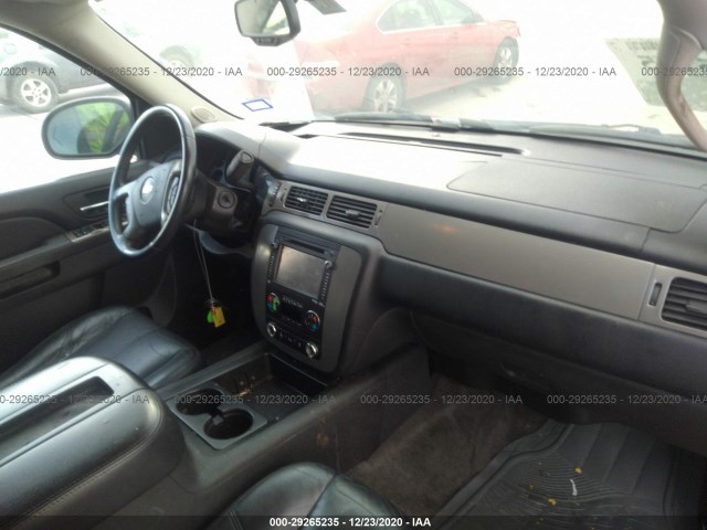 Photo 4 VIN: 1GNSCBE06CR265789 - CHEVROLET TAHOE 