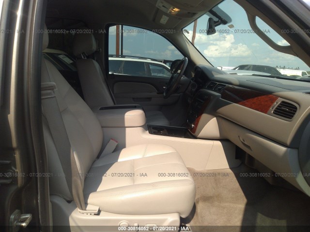 Photo 4 VIN: 1GNSCBE06DR376795 - CHEVROLET TAHOE 