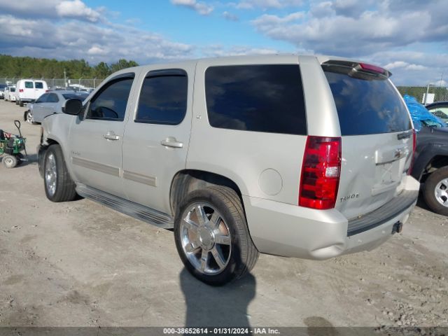 Photo 2 VIN: 1GNSCBE07BR240379 - CHEVROLET TAHOE 