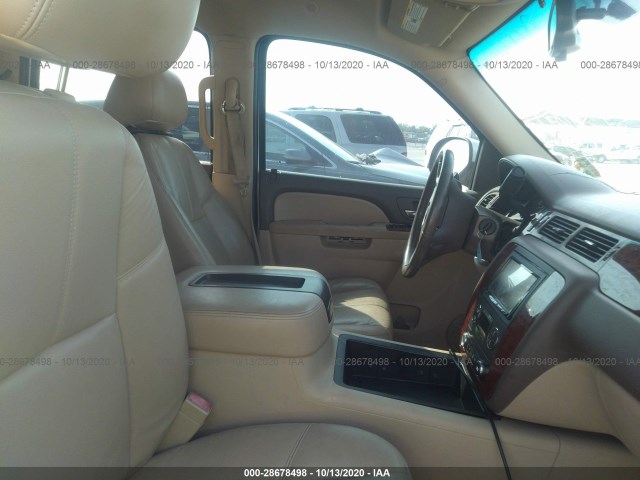 Photo 4 VIN: 1GNSCBE07DR119032 - CHEVROLET TAHOE 