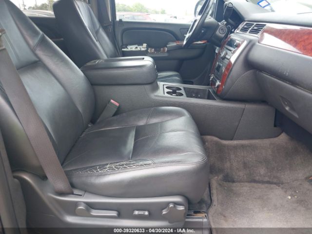 Photo 4 VIN: 1GNSCBE07DR370858 - CHEVROLET TAHOE 