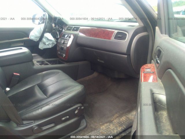 Photo 4 VIN: 1GNSCBE07ER209279 - CHEVROLET TAHOE 