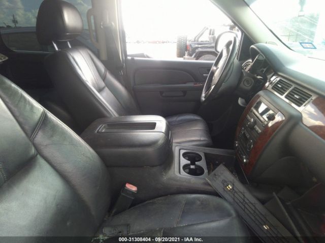 Photo 4 VIN: 1GNSCBE08BR357601 - CHEVROLET TAHOE 