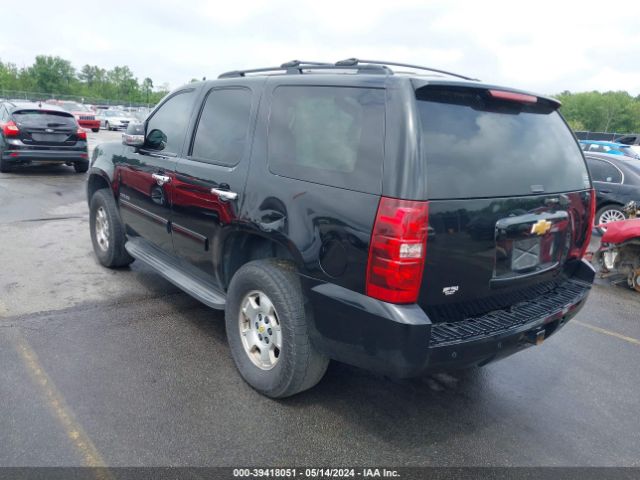 Photo 2 VIN: 1GNSCBE09CR101646 - CHEVROLET TAHOE 