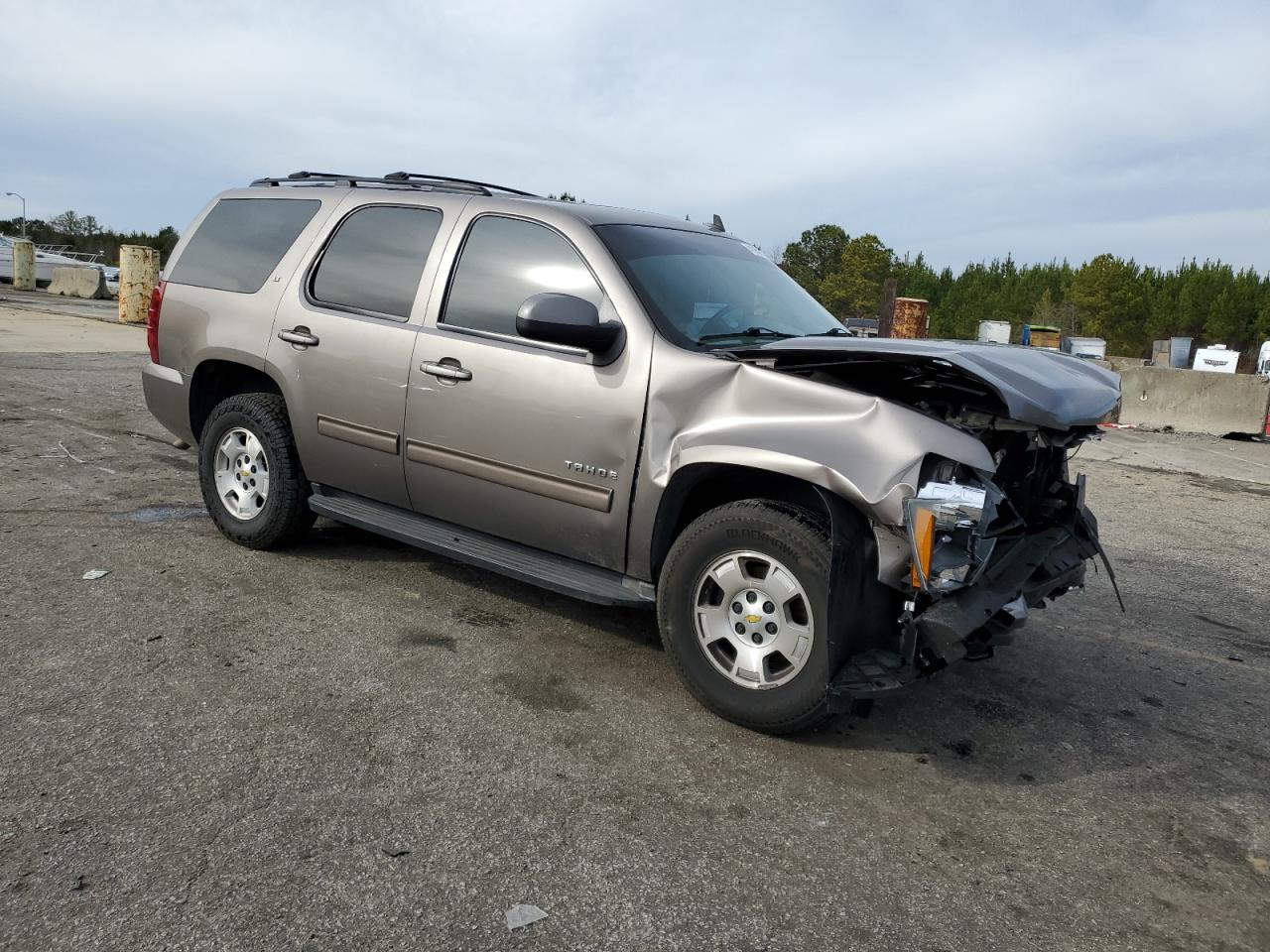 Photo 3 VIN: 1GNSCBE09CR165119 - CHEVROLET TAHOE 