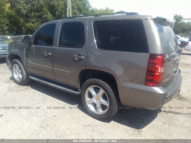 Photo 2 VIN: 1GNSCBE09CR275930 - CHEVROLET TAHOE 