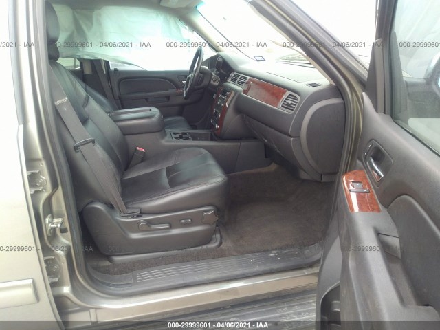 Photo 4 VIN: 1GNSCBE09CR310417 - CHEVROLET TAHOE 