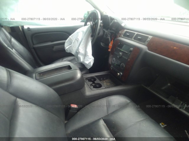 Photo 4 VIN: 1GNSCBE0XCR152055 - CHEVROLET TAHOE 