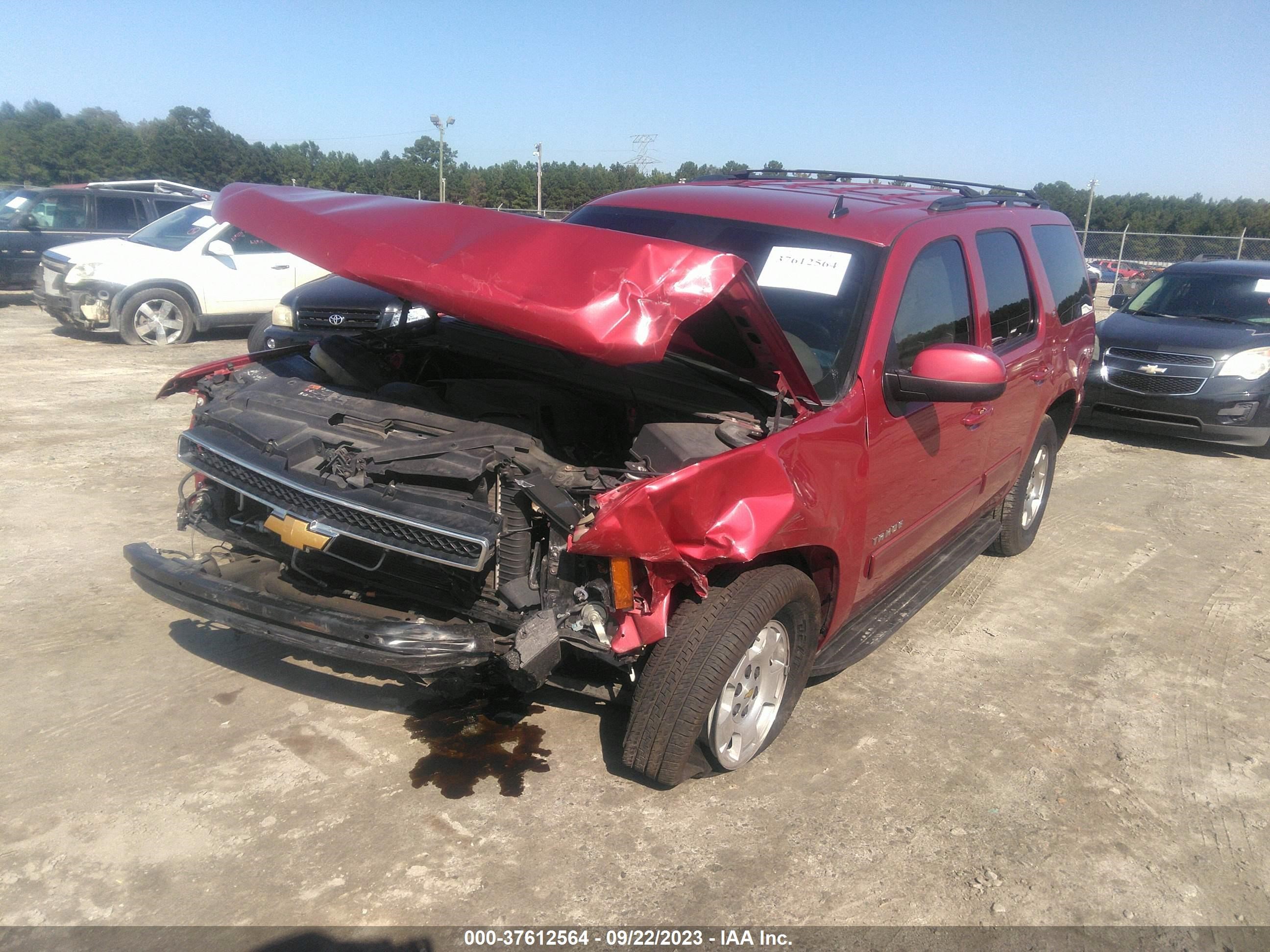 Photo 1 VIN: 1GNSCBE0XCR253628 - CHEVROLET TAHOE 