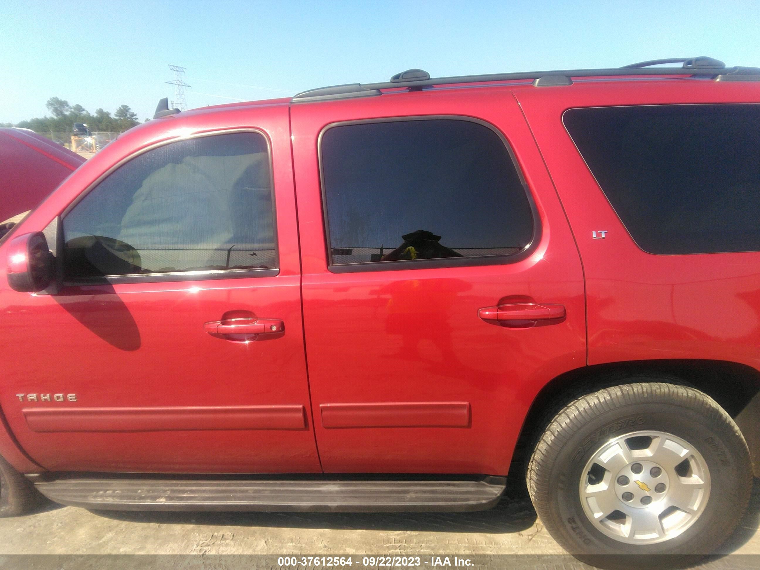 Photo 13 VIN: 1GNSCBE0XCR253628 - CHEVROLET TAHOE 