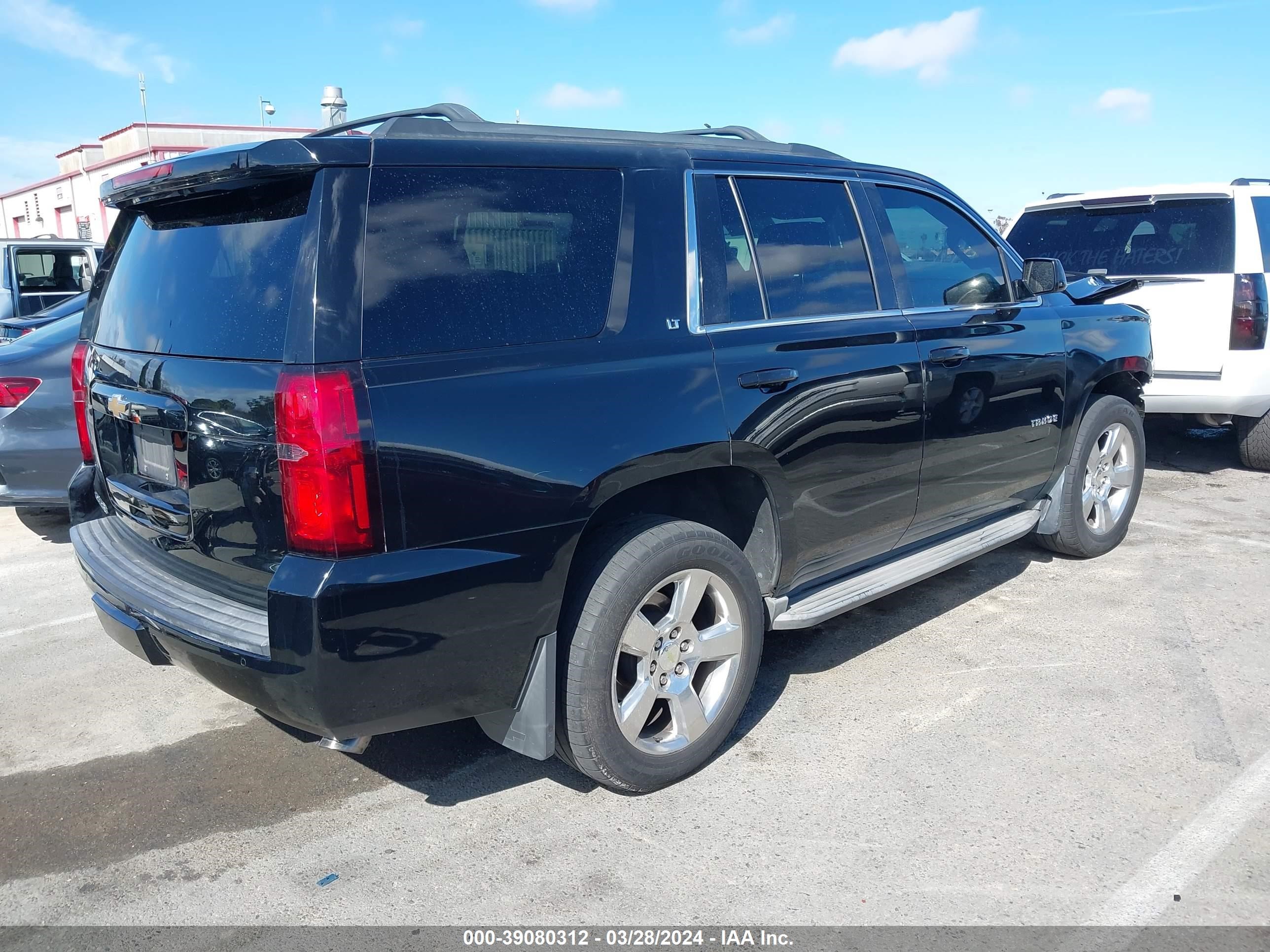 Photo 3 VIN: 1GNSCBKC0SR296331 - CHEVROLET TAHOE 