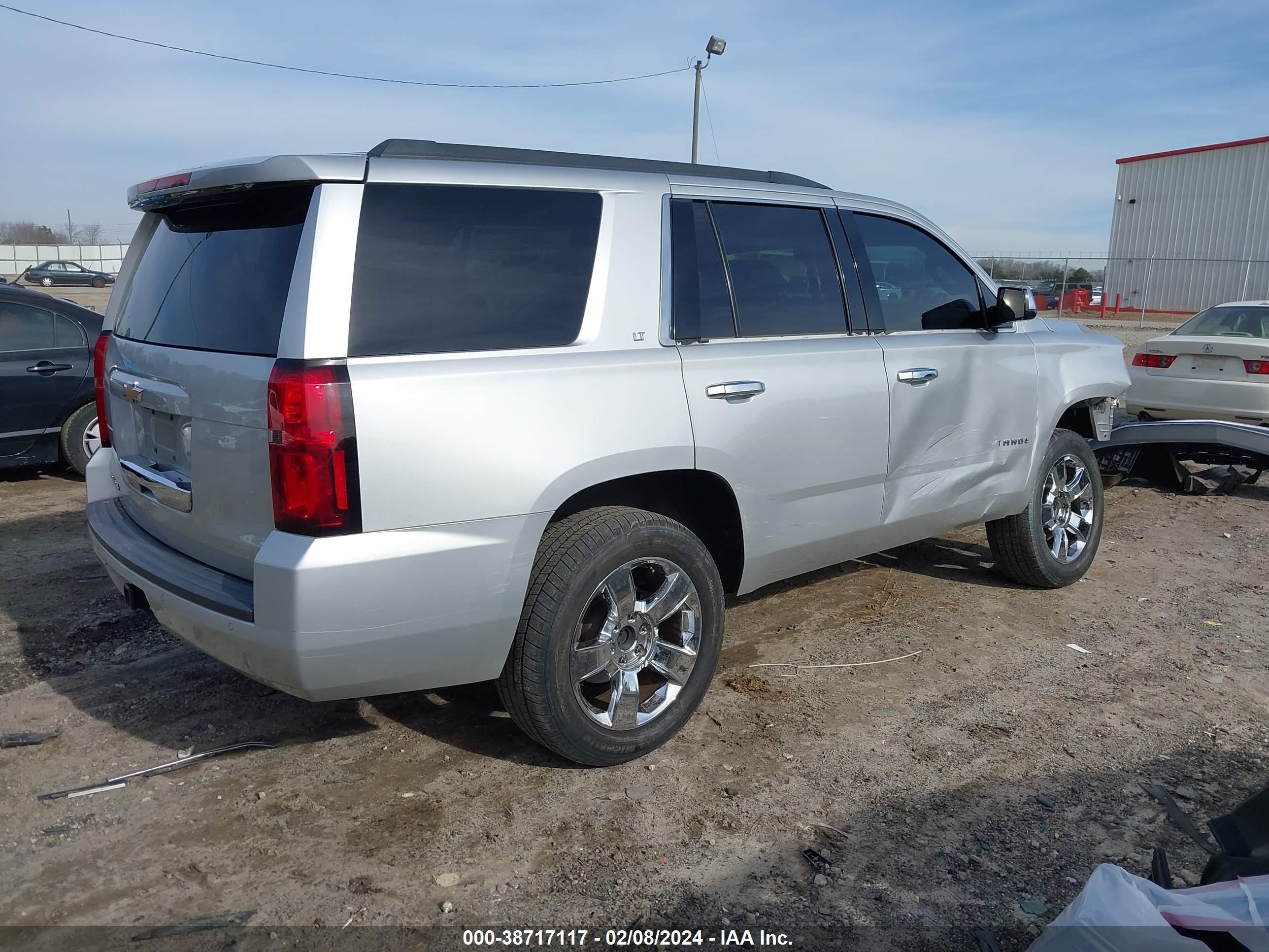 Photo 3 VIN: 1GNSCBKC1FR516155 - CHEVROLET TAHOE 