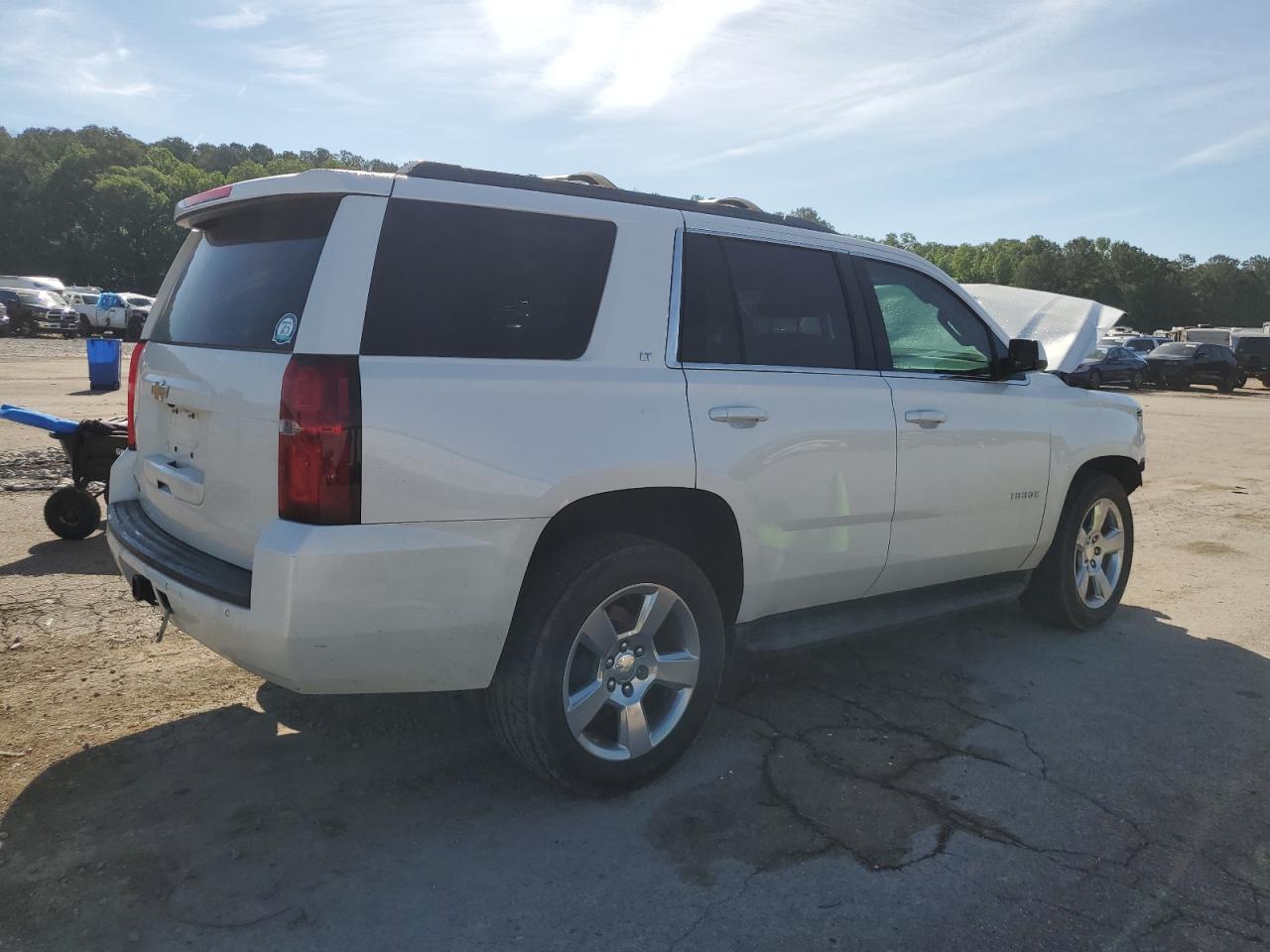 Photo 2 VIN: 1GNSCBKC1JR179723 - CHEVROLET TAHOE 