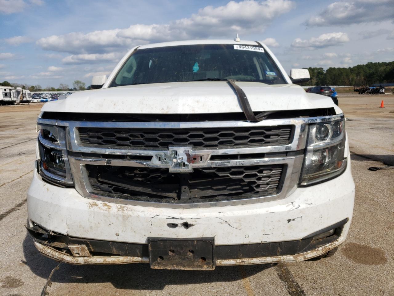 Photo 4 VIN: 1GNSCBKC1KR262523 - CHEVROLET TAHOE 