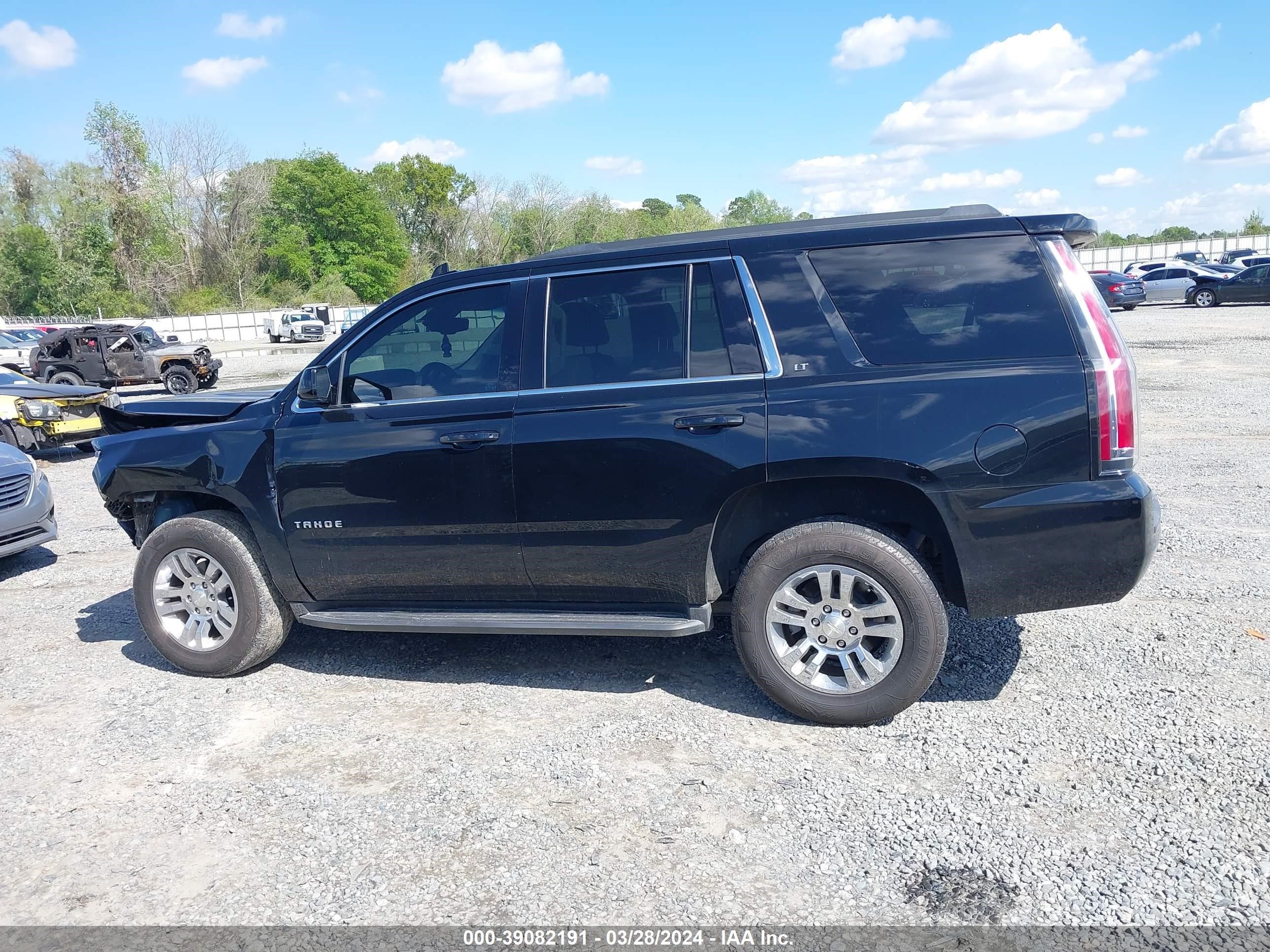 Photo 13 VIN: 1GNSCBKC1KR394911 - CHEVROLET TAHOE 