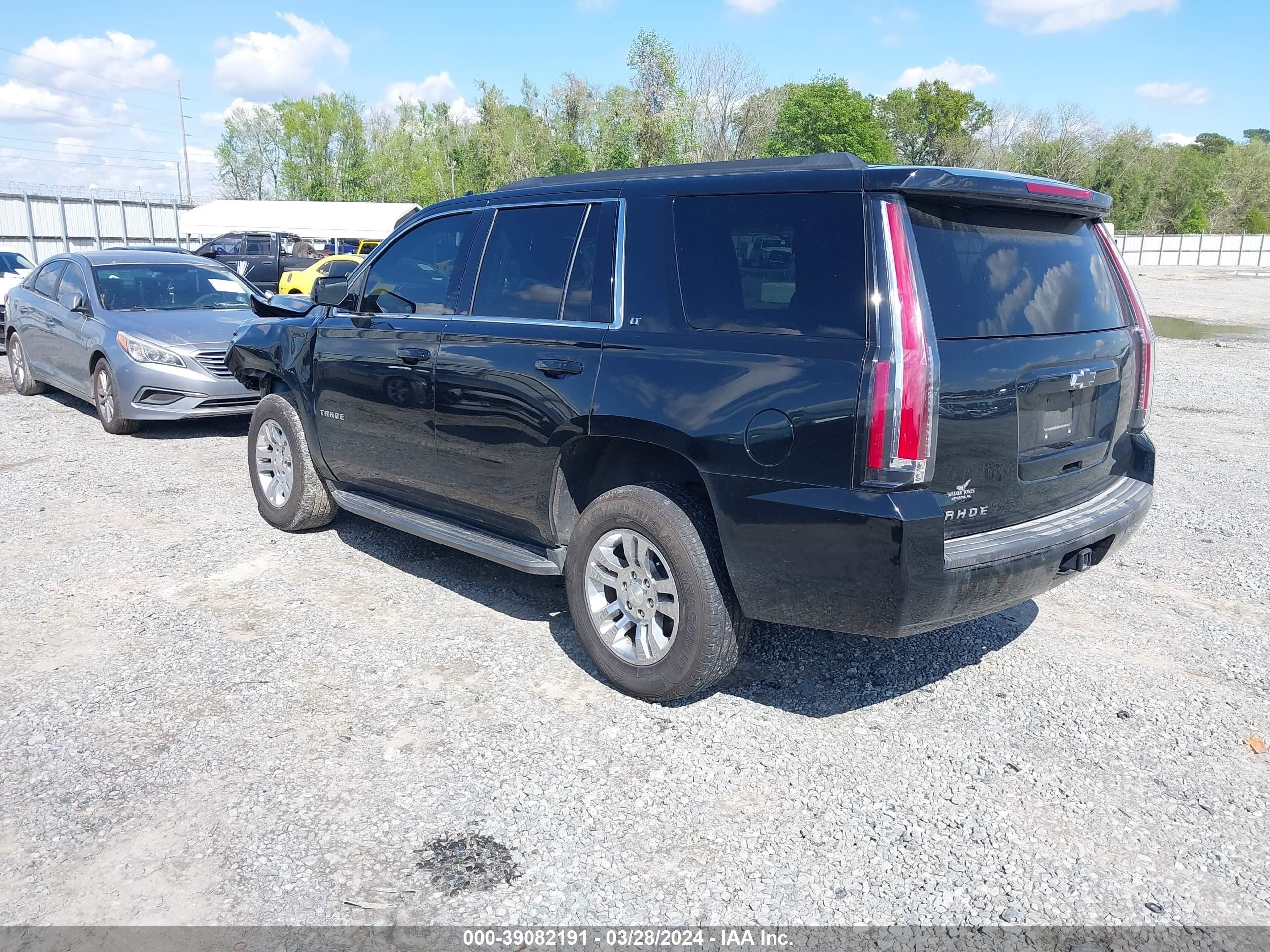 Photo 2 VIN: 1GNSCBKC1KR394911 - CHEVROLET TAHOE 