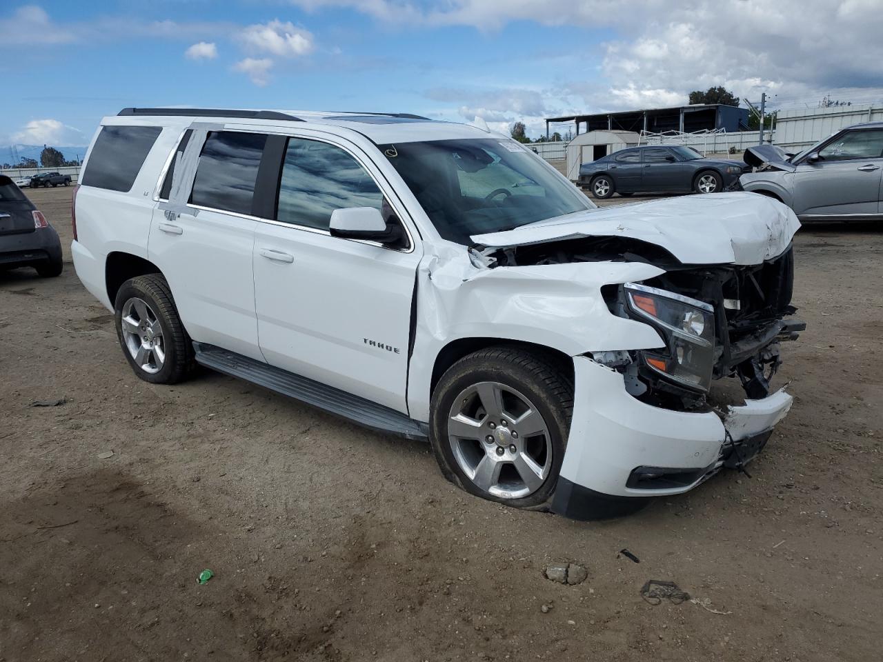 Photo 3 VIN: 1GNSCBKC2GR479893 - CHEVROLET TAHOE 